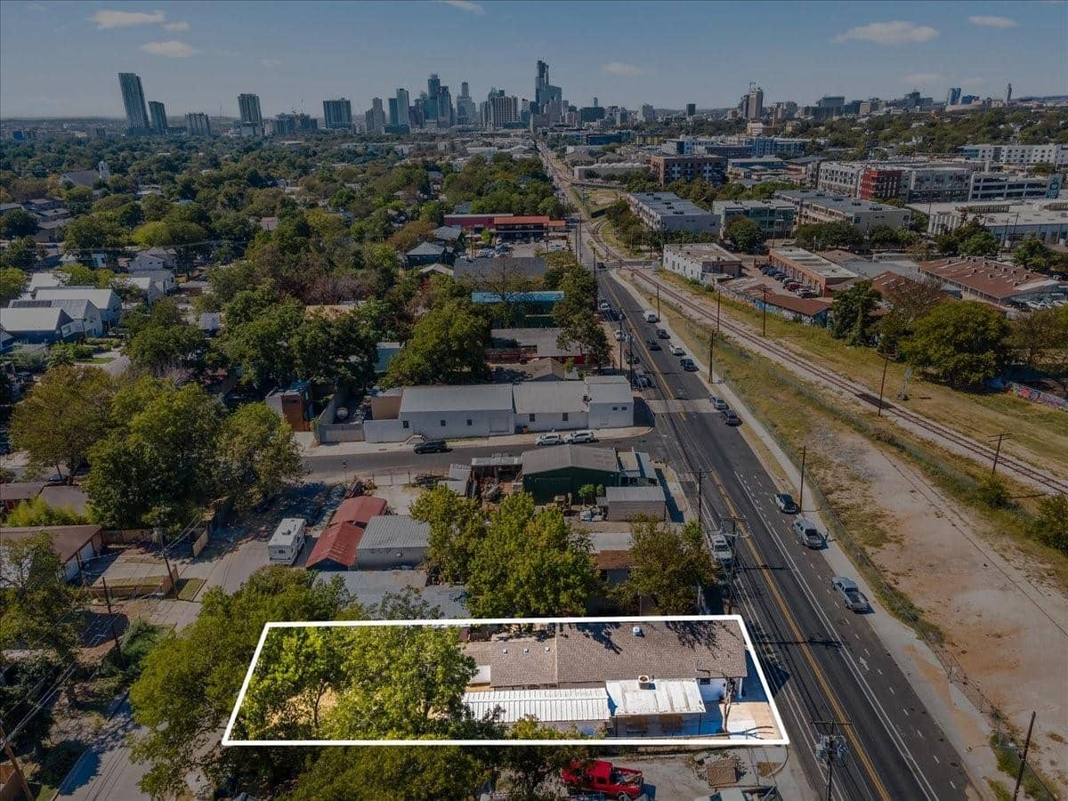 2607 5th, Austin 78702