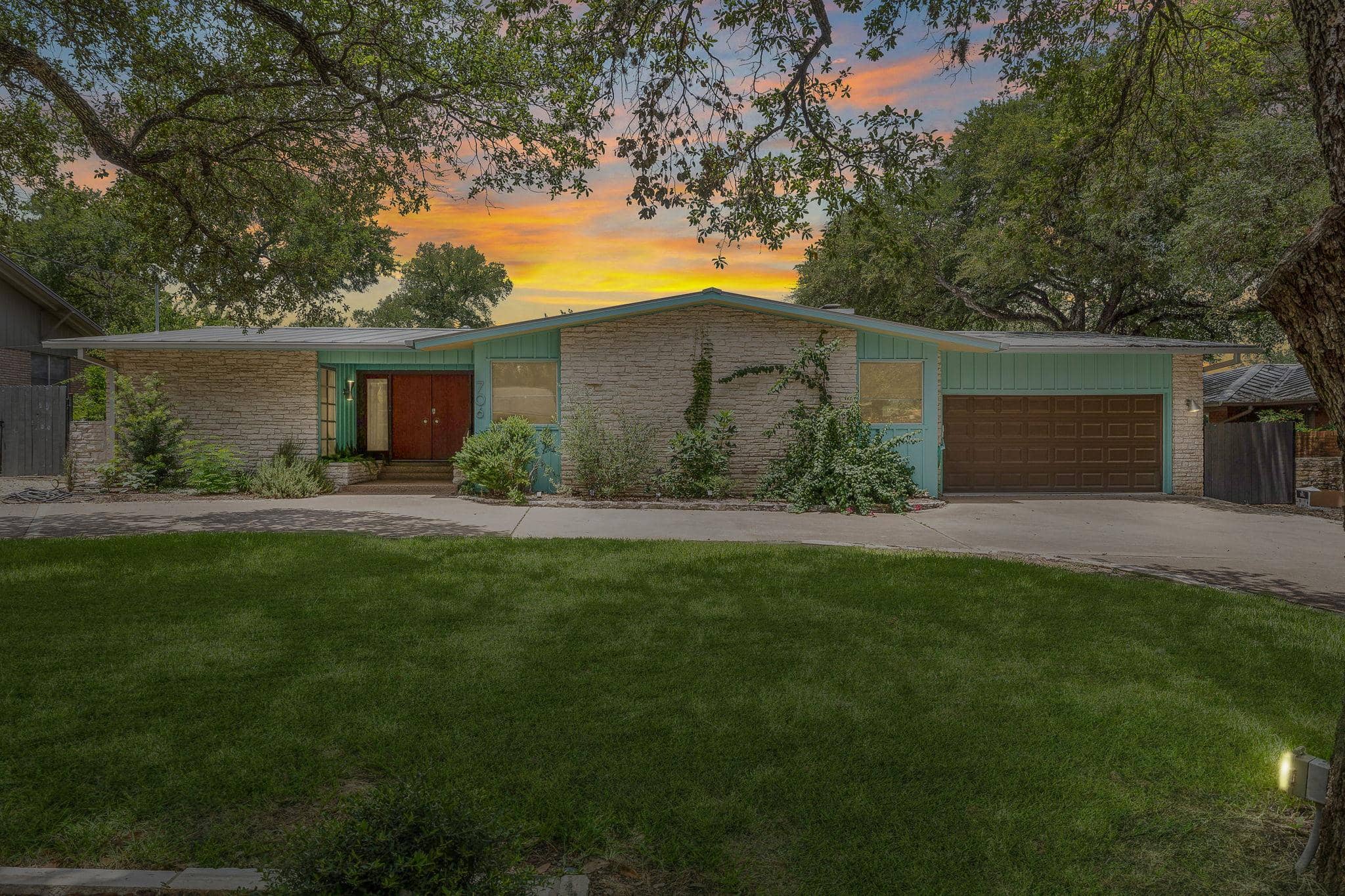 706 Barton, Austin 78704