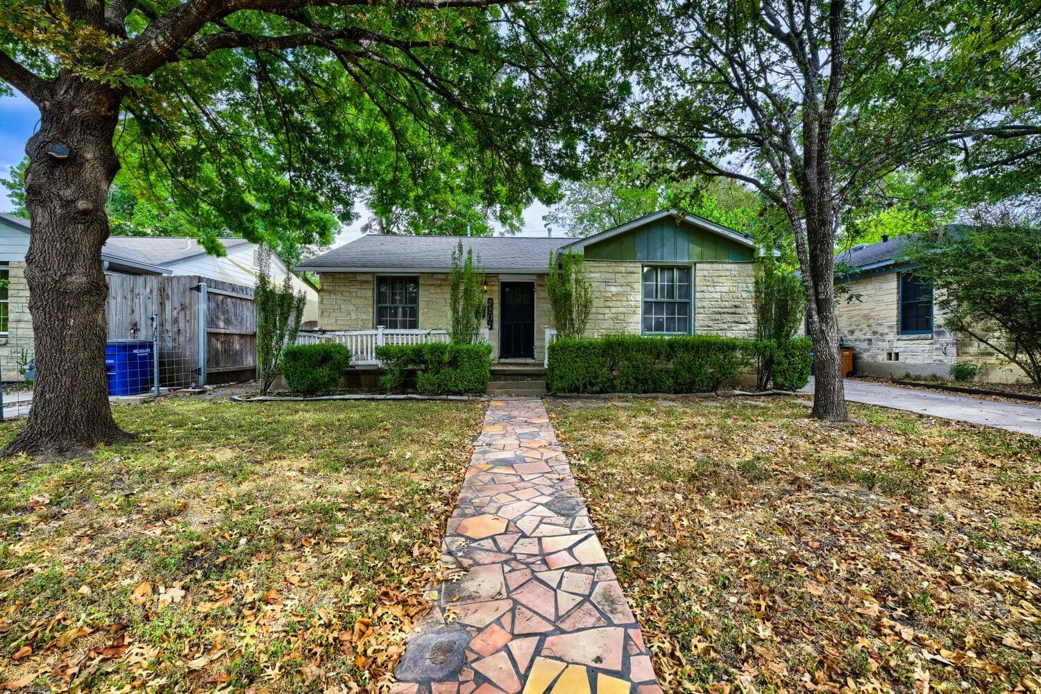 2207 Euclid, Austin 78704