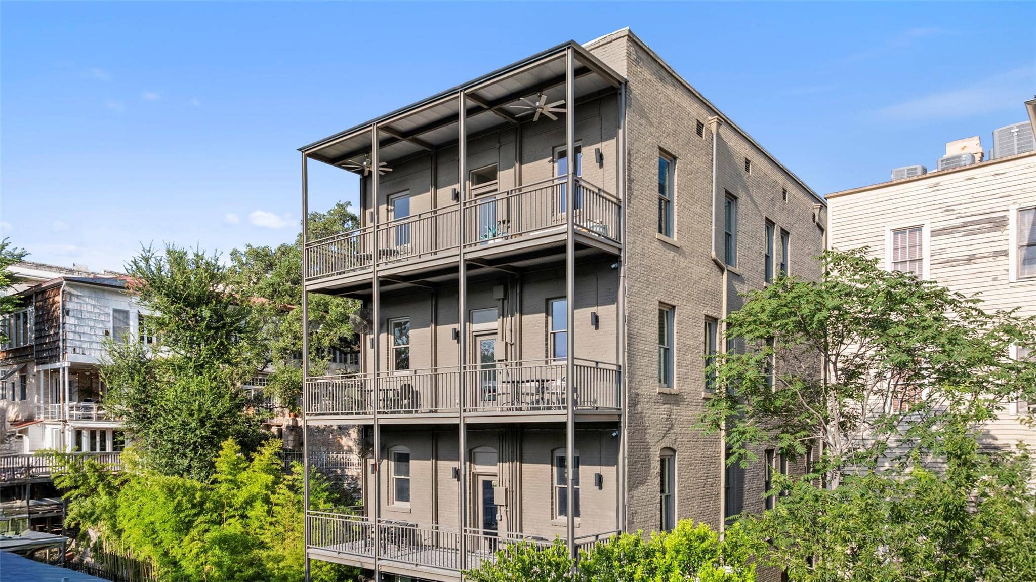 702 San Antonio, Austin 78701