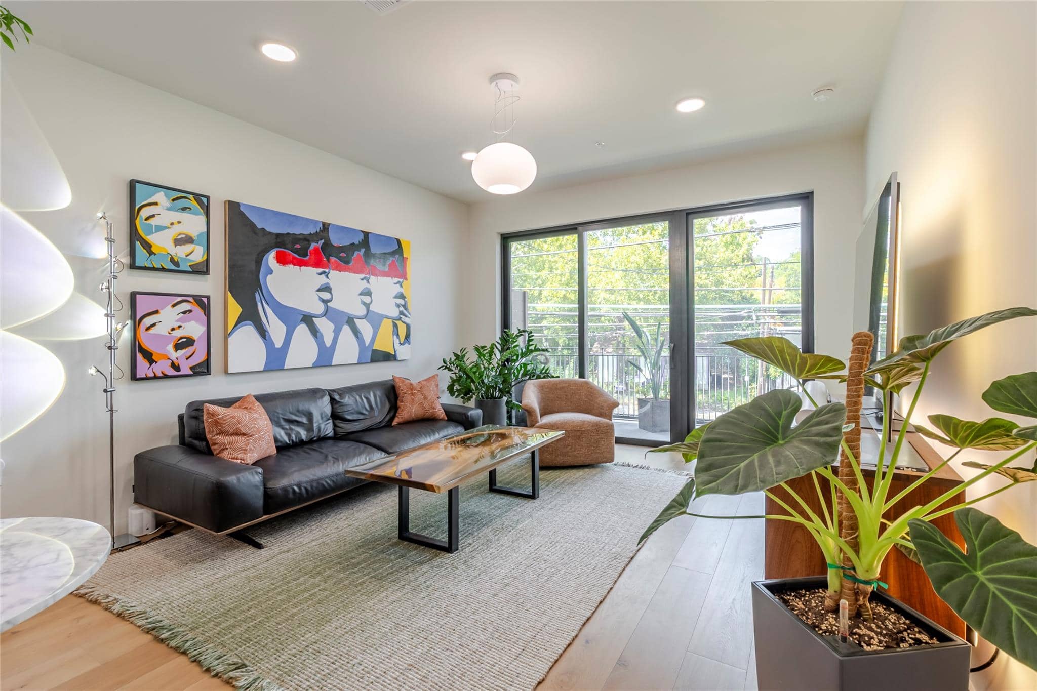 2209 1st #220, Austin 78704
