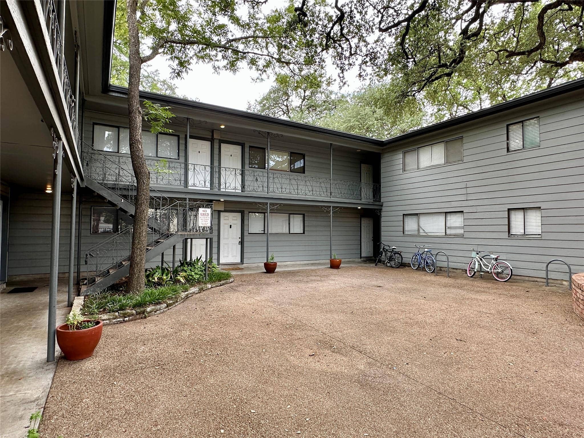 803 28th #106, Austin 78705