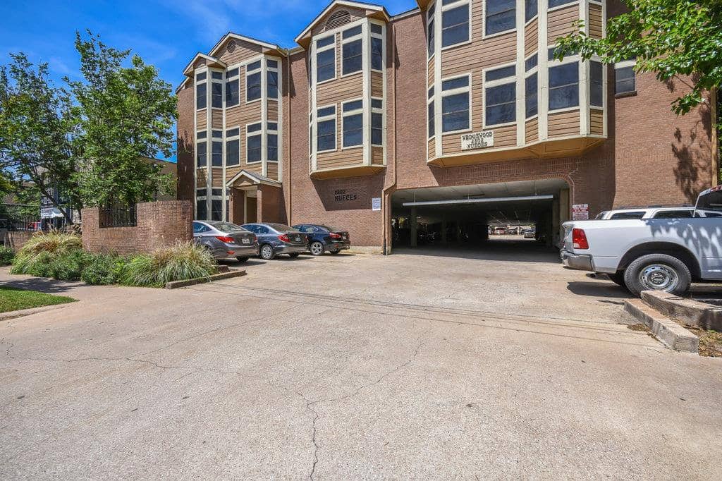 2802 Nueces #312, Austin 78705