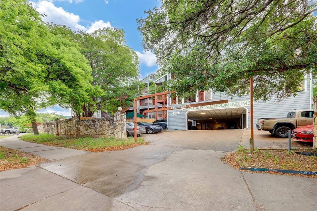 2901 San Jacinto #204, Austin 78705