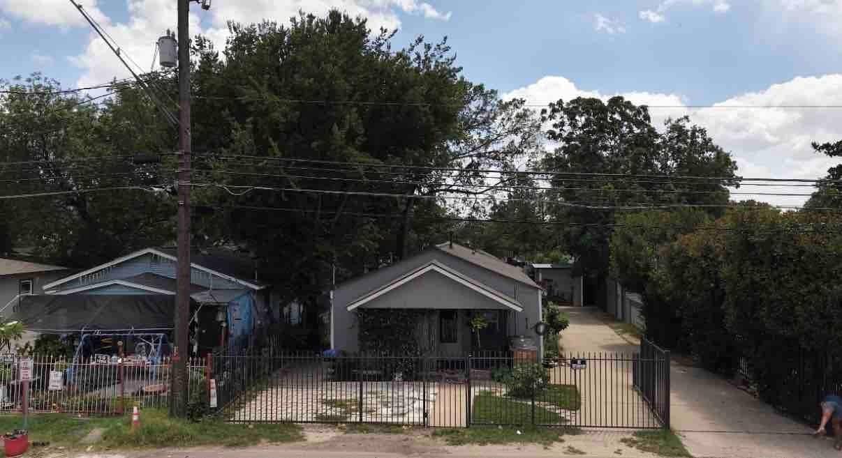 2315 5th, Austin 78702
