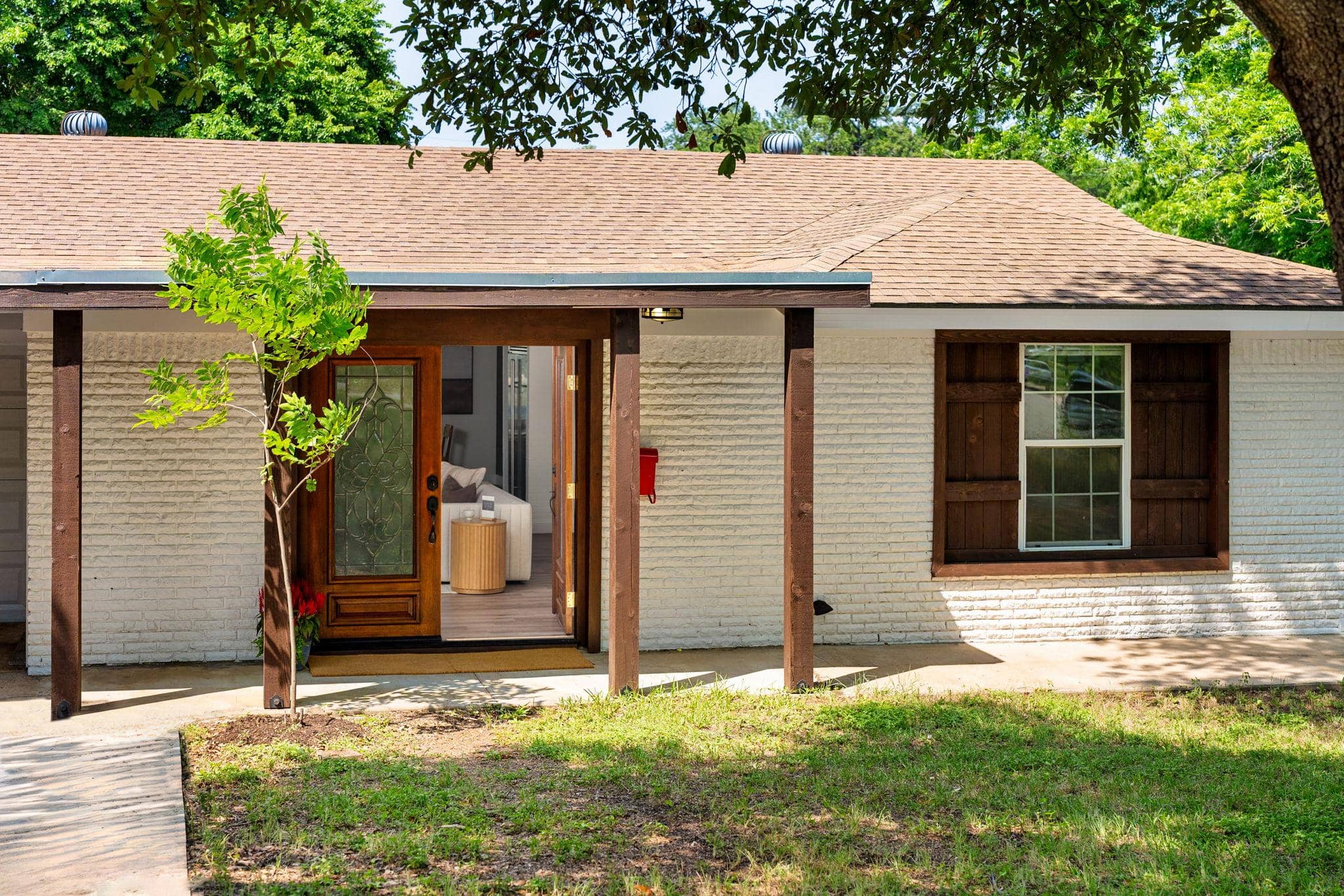 2403 Little John, Austin 78704