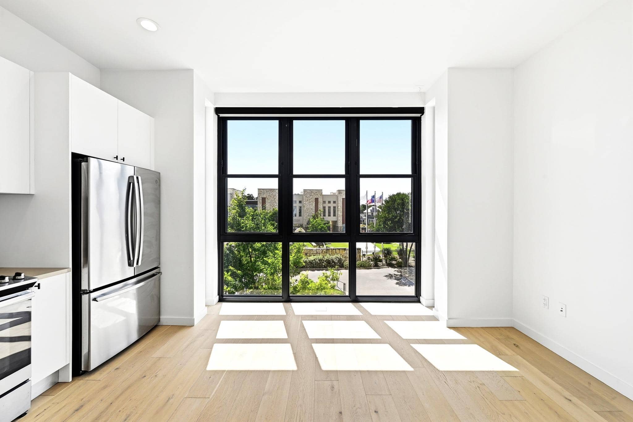 800 Embassy #305, Austin 78702