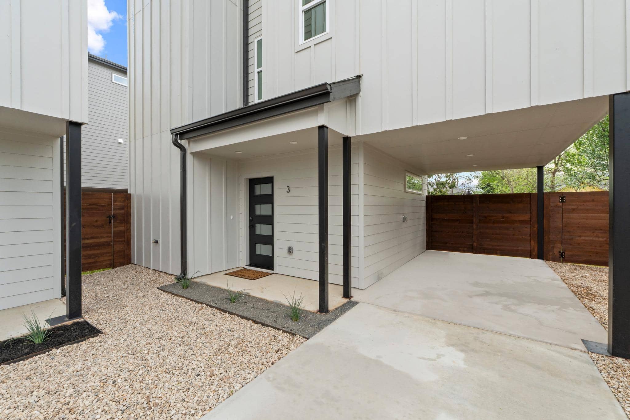 909 Calle Limon #3, Austin 78702
