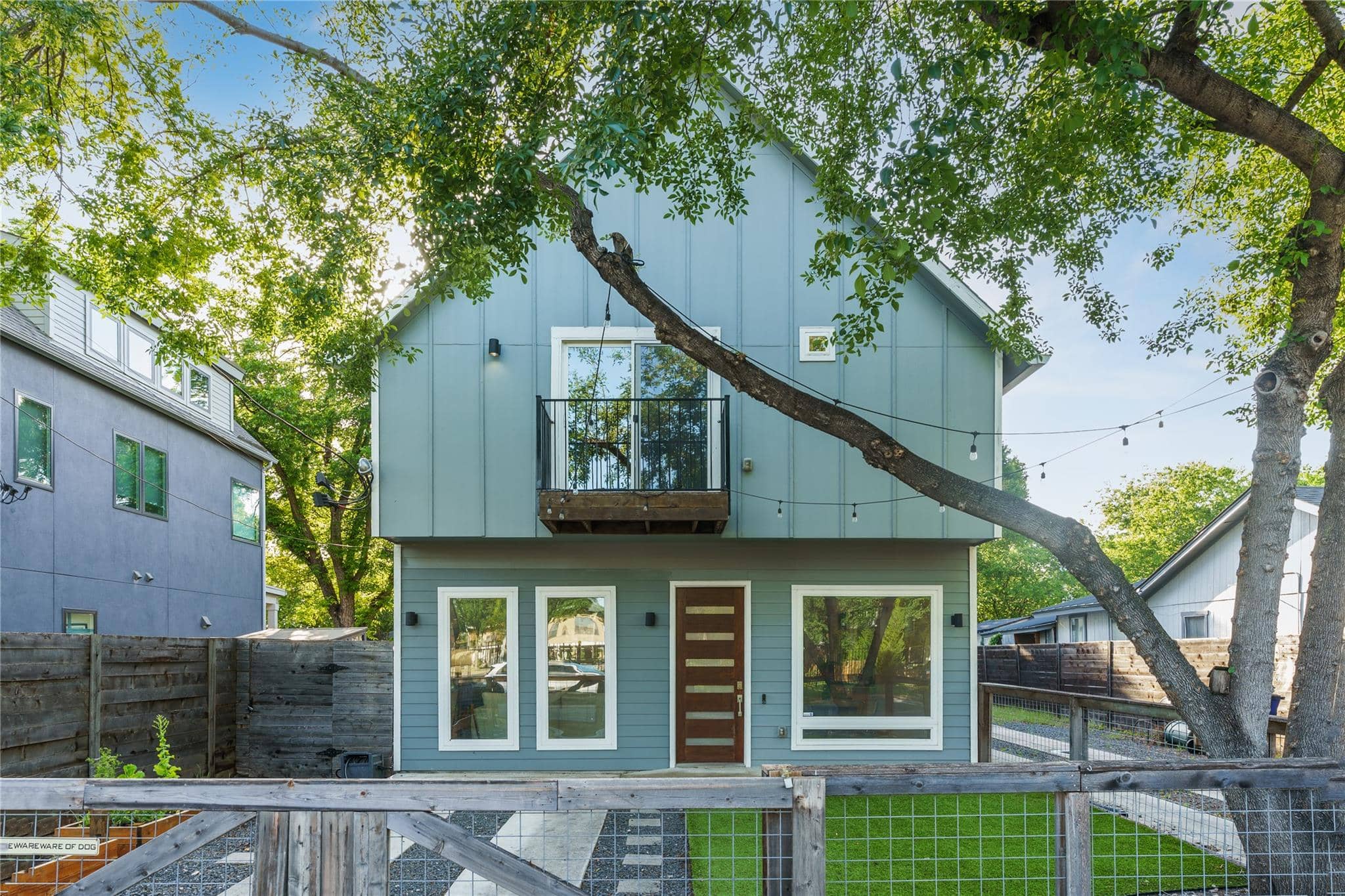 906 Linden #A, Austin 78702