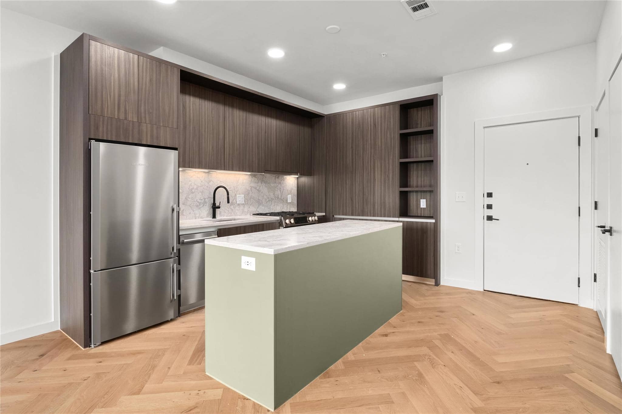2209 1st #311, Austin 78704