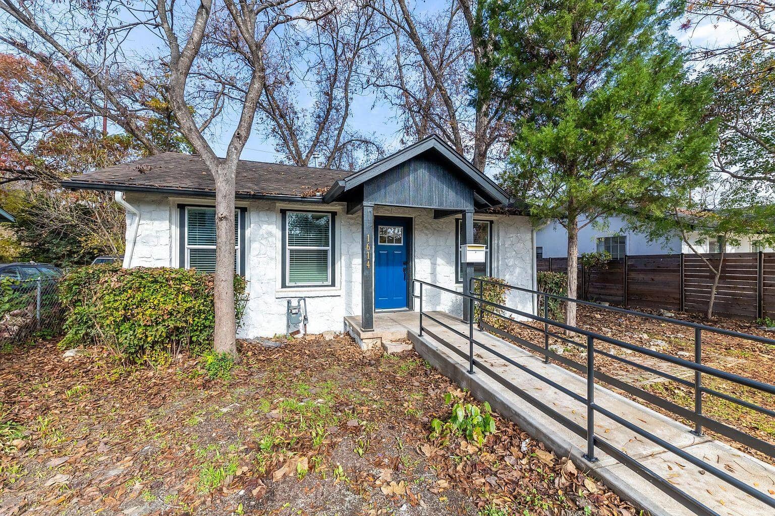 1614 Holly, Austin 78702